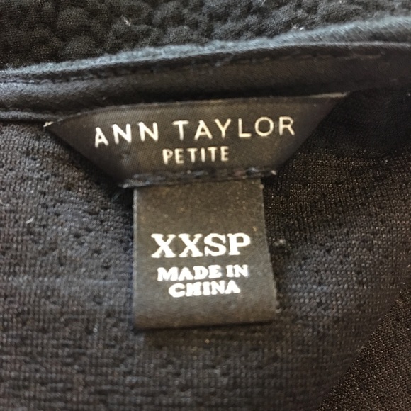 Ann Taylor Petite Black Textured Short Sleeve Top - Picture 6 of 7